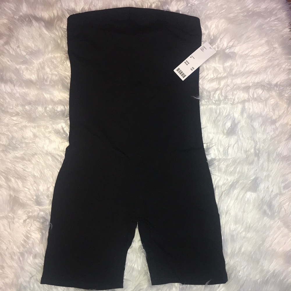 UO strapless romper ❤️🖤